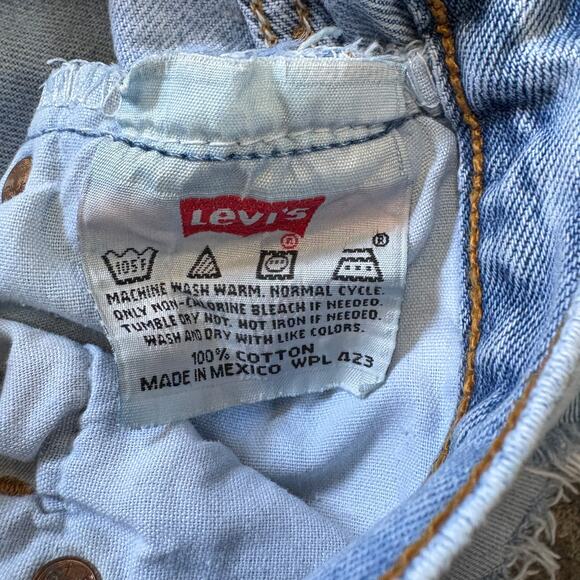 Vintage Levi's 501 Cut Off Shorts Womens 34 Blue Distressed Denim 2" Butt Rip - Picture 6 of 8